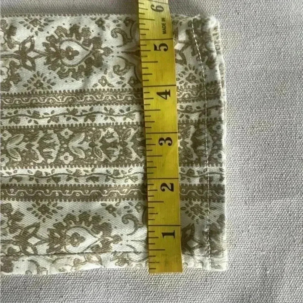 NILI LOTAN Mid Rise Khaki Wallpaper Print Denim Floral Size 29 Shipped via USPS - Picture 10 of 11